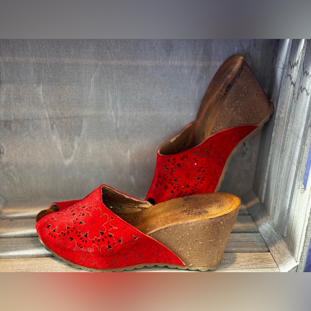 Spring Step MIA Red Peep-Toe Mules 7.5 - Picture 3 of 6